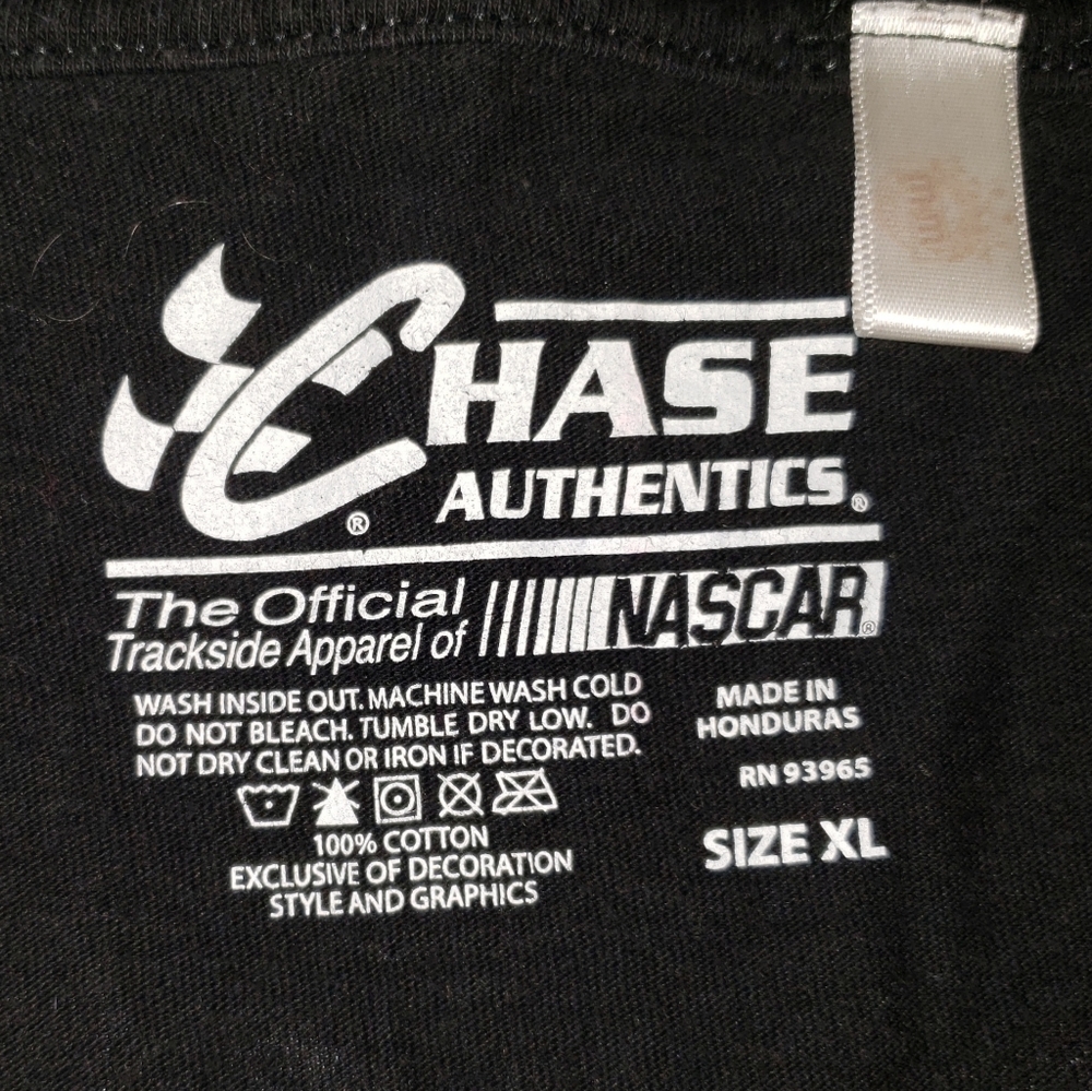 NASCAR Kyle Busch #18 tshirt - Picture 2 of 3